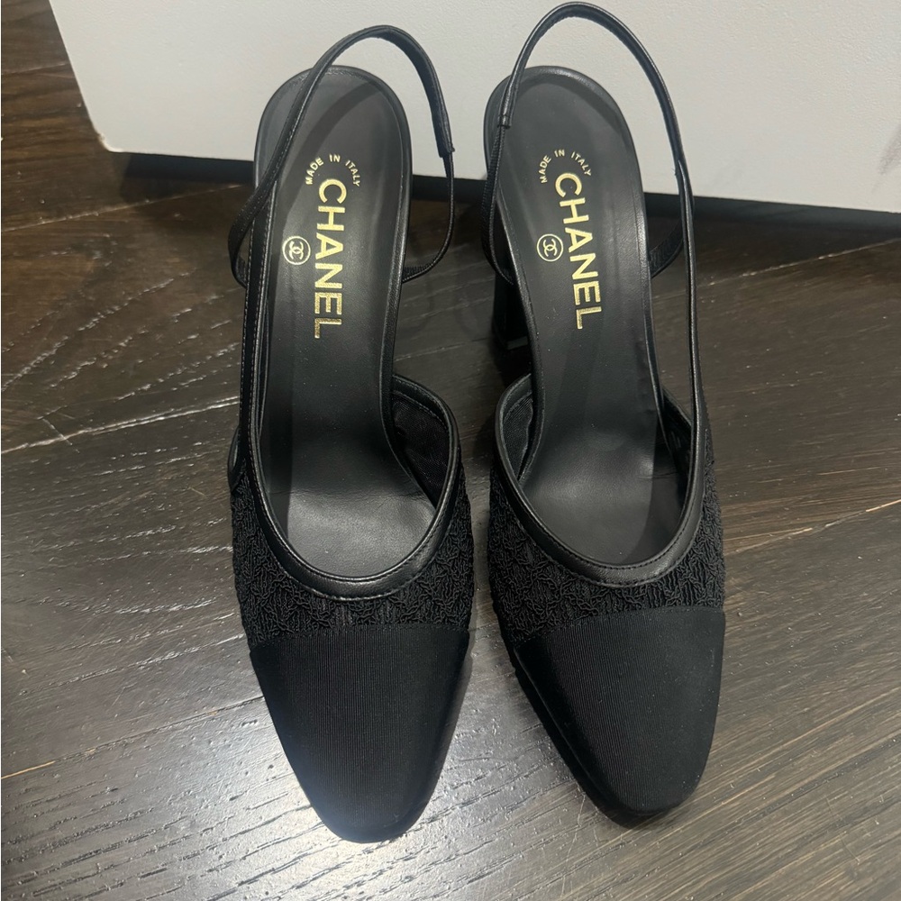Chanel 2025 Interlocking CC Logo Slingback